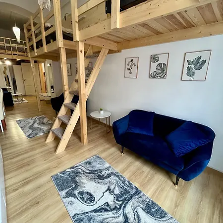 Esther Downtown Apartman- With Ac& 5 Beds ブダペスト