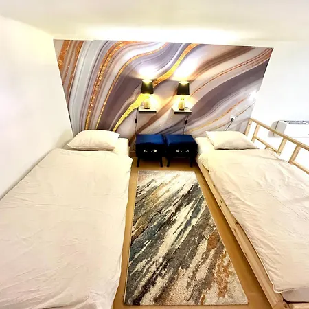 Esther Downtown Apartman- With Ac& 5 Beds *
