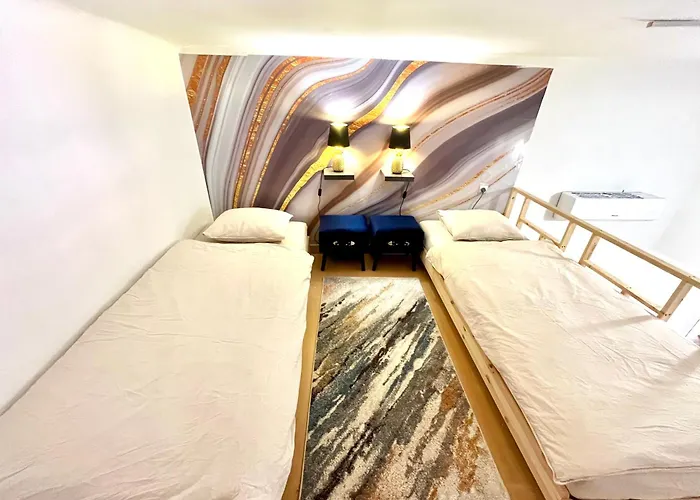 Esther Downtown Apartman- With Ac& 5 Beds *